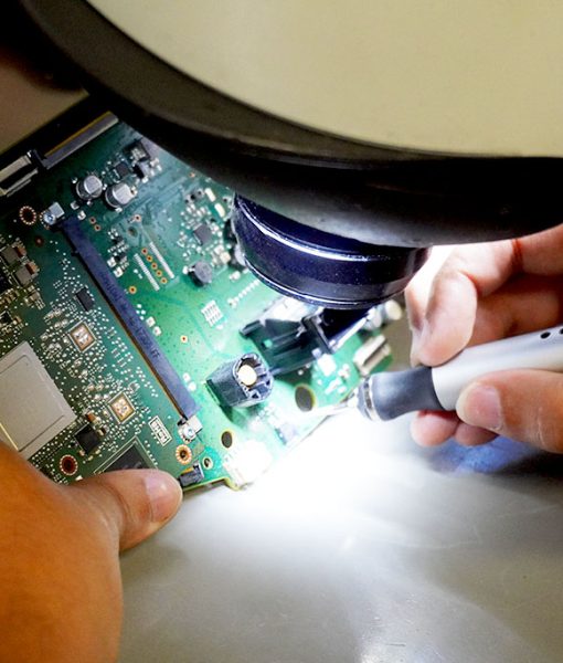 Soudure composant électronique sur une carte mère et un circuit imprimé